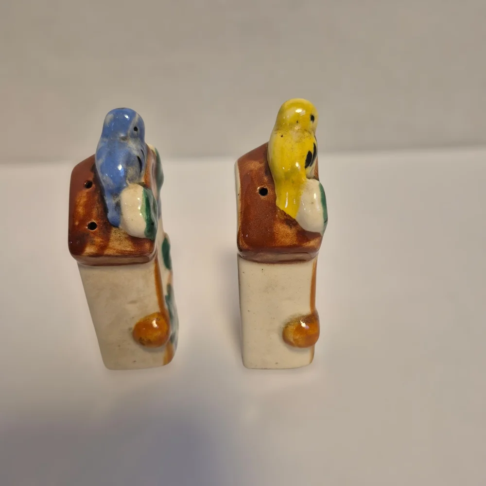 Vintage Birdhouse Salt & Pepper ShakersCeramic Birdhouse Salt and Pepper Shakers